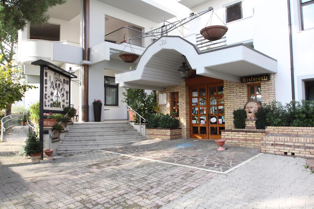 Hotel Ristorante La Bilancia Loreto Aprutino Exteriér fotografie