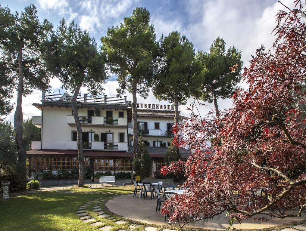 Hotel Ristorante La Bilancia Loreto Aprutino Exteriér fotografie